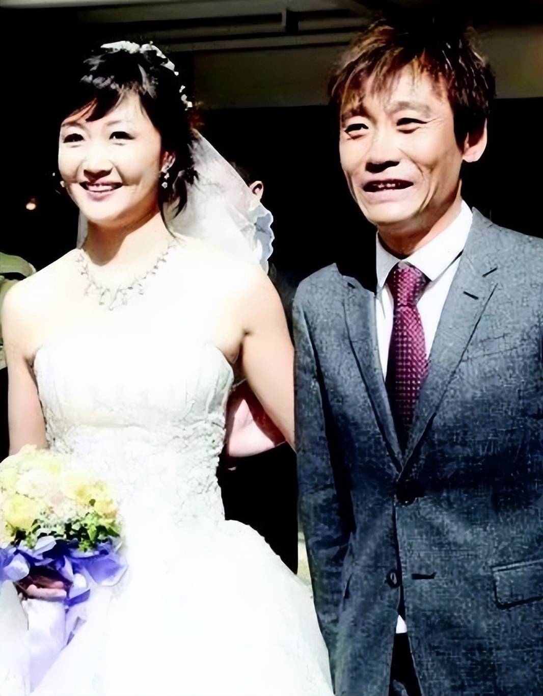 关于20年前，那个让那英甘愿“未婚生子”的前国脚高峰，如今过得怎样的信息