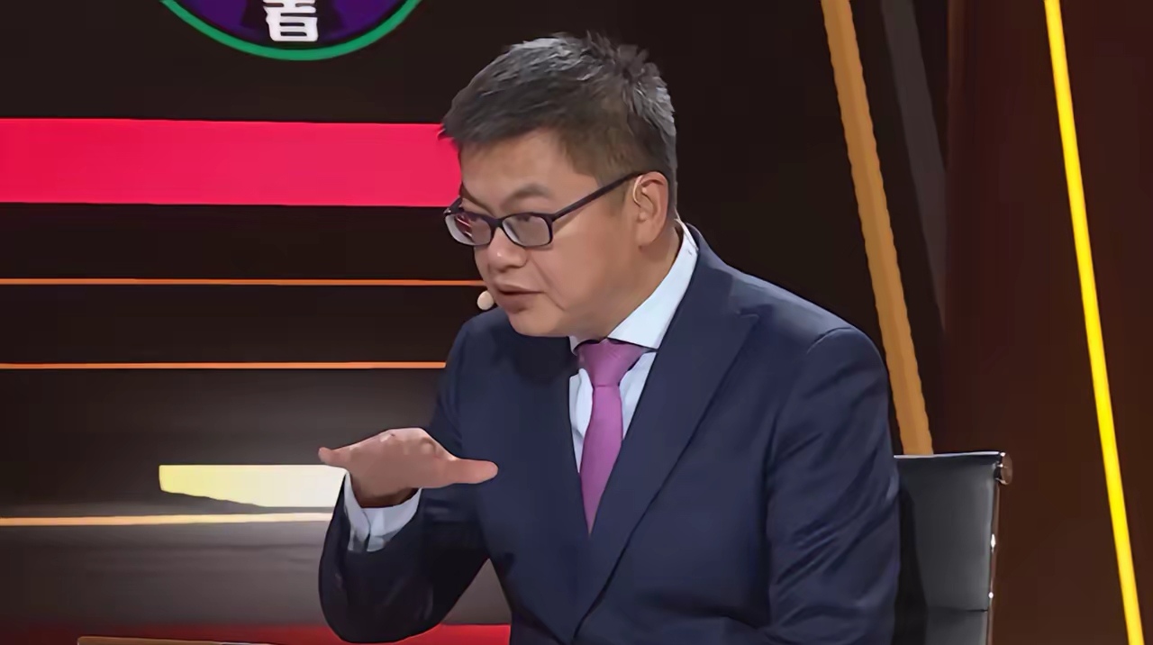 都是演戏，艾顿被买断，苏群一针见血，独行侠媒体说了大实话！(央视怒批孟美岐)