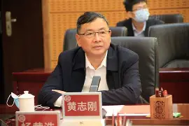 开云体育-晒华侨大学刘唯一远投三分瞬间并配文手起刀落(楷书四大家顺口溜)