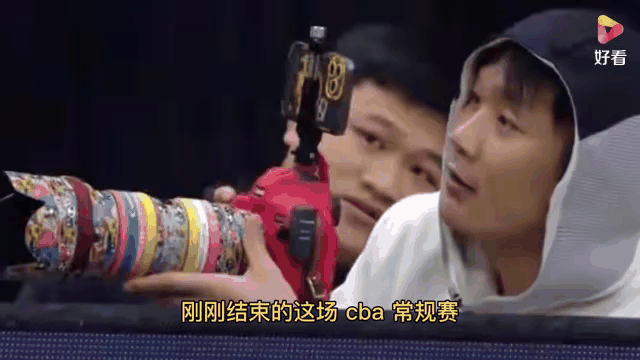 梦幻联动！翟晓川更新社媒发布与丁彦雨航打球视频(篮球运动员丁彦雨航今天最新消息)