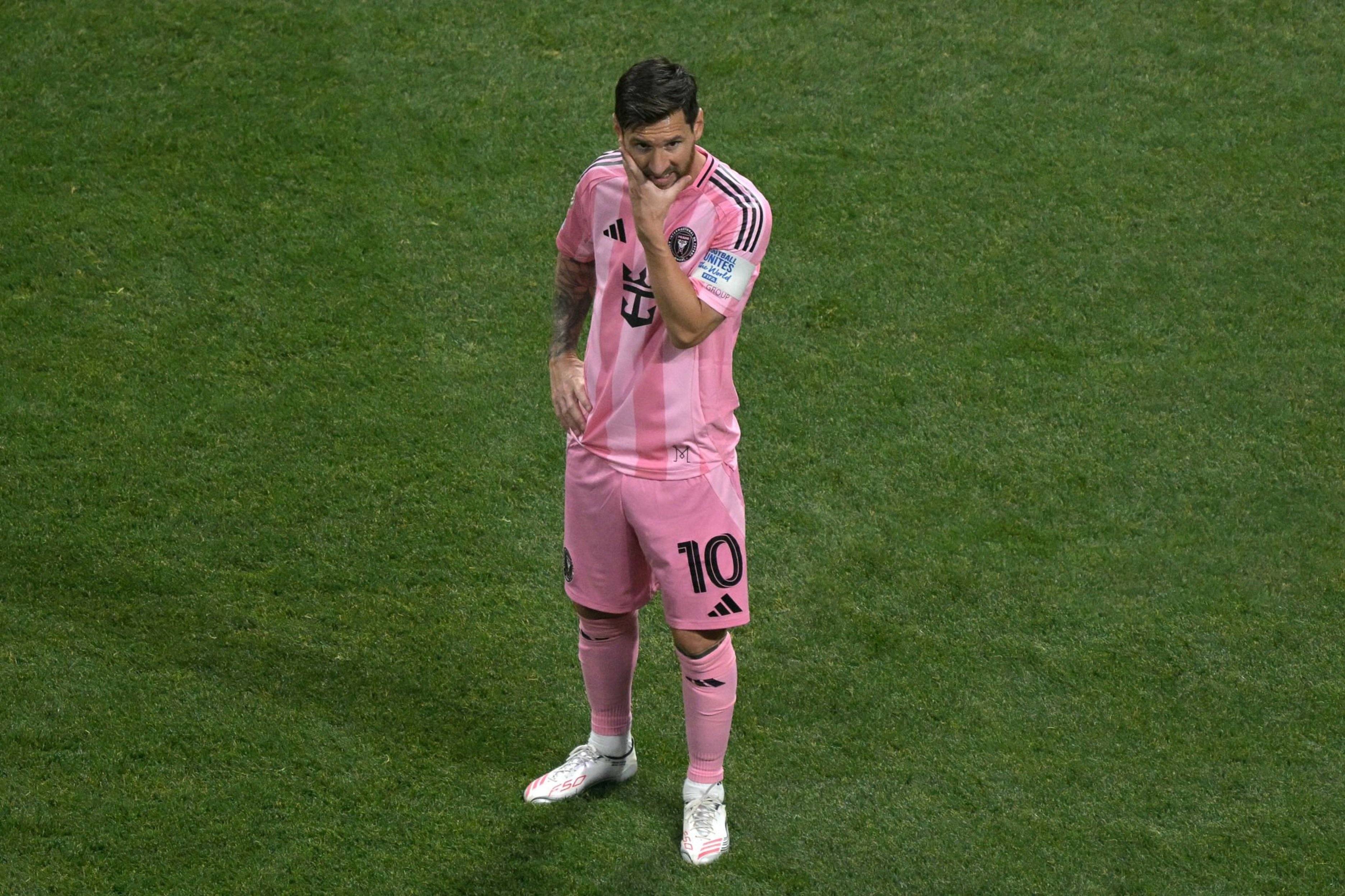 包含0-2爆冷！欧冠3冠王被淘汰，2支巴甲球队进世俱杯8强的词条